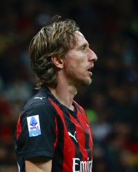 kaiyun.com-意天空预测都灵vs米兰：魔笛首发搭档奇克，恩昆库和莱奥双前锋