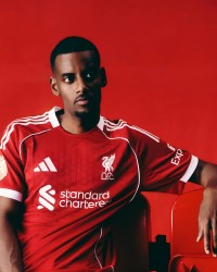 开云网址-斯洛特：瑞典主帅对伊萨克的保护值得赞赏 会慢慢帮他找回状态