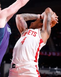 开云体育app下载-也不是没有会组织的人，但是火箭替补控卫就是没办法得到信任？