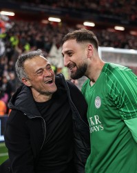 多纳鲁马参与球队合练，巴黎迎战昂热赛前备战有序推进